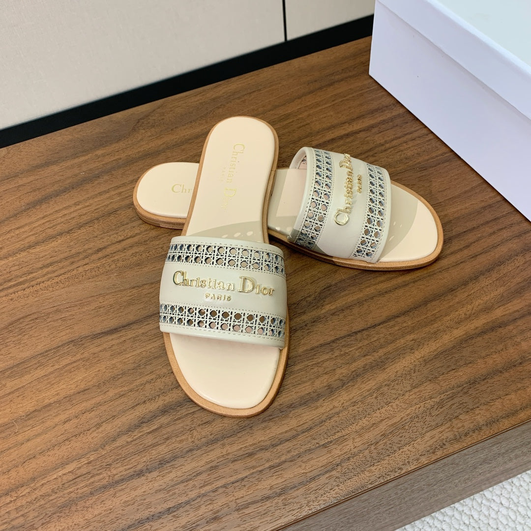 DIOR DWAY SLIDE BEIGE CALFSKIN AND GOLD LOGO