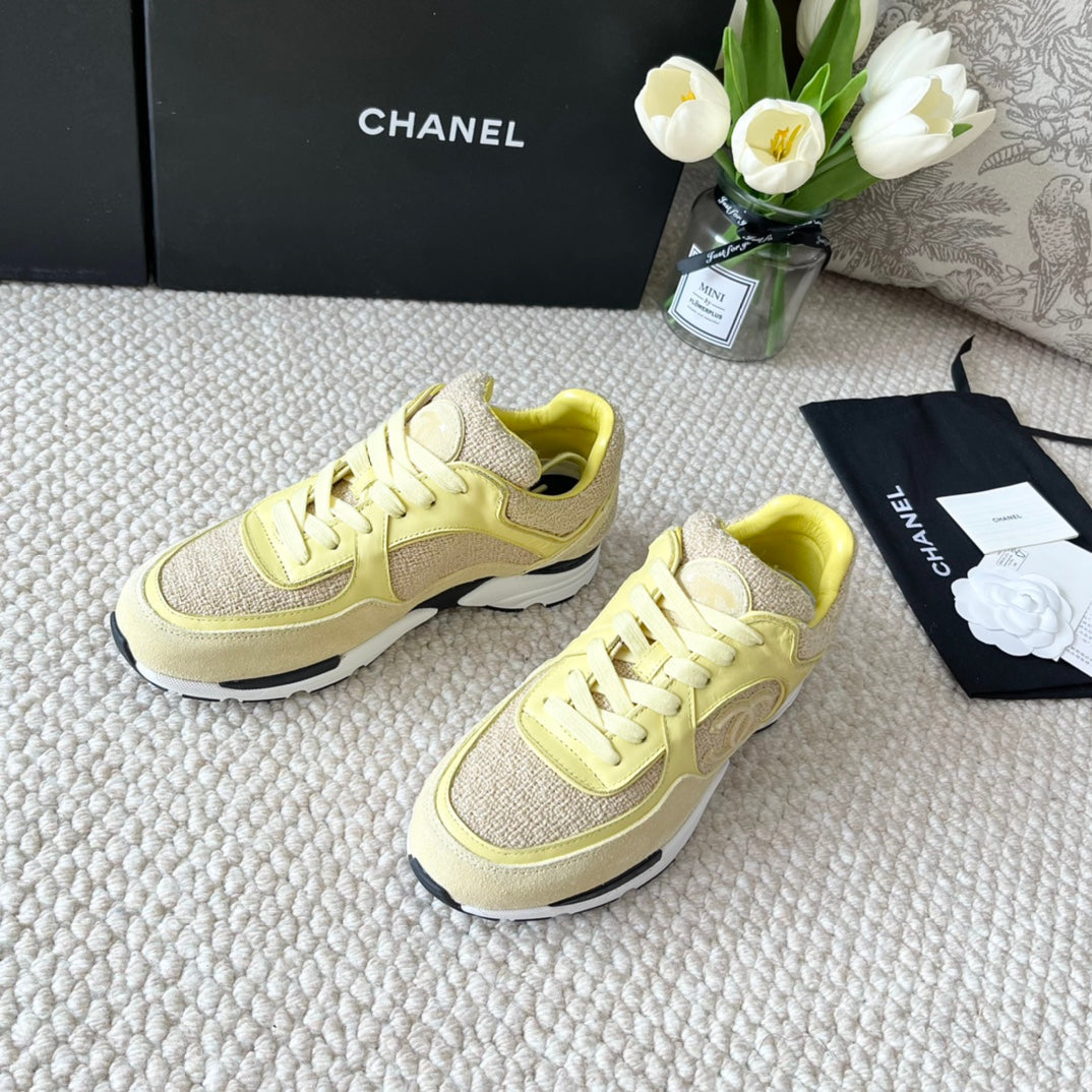 CHANEL SNEAKER IN LIGHT YELLOW WOOL TWEED AND SUEDE