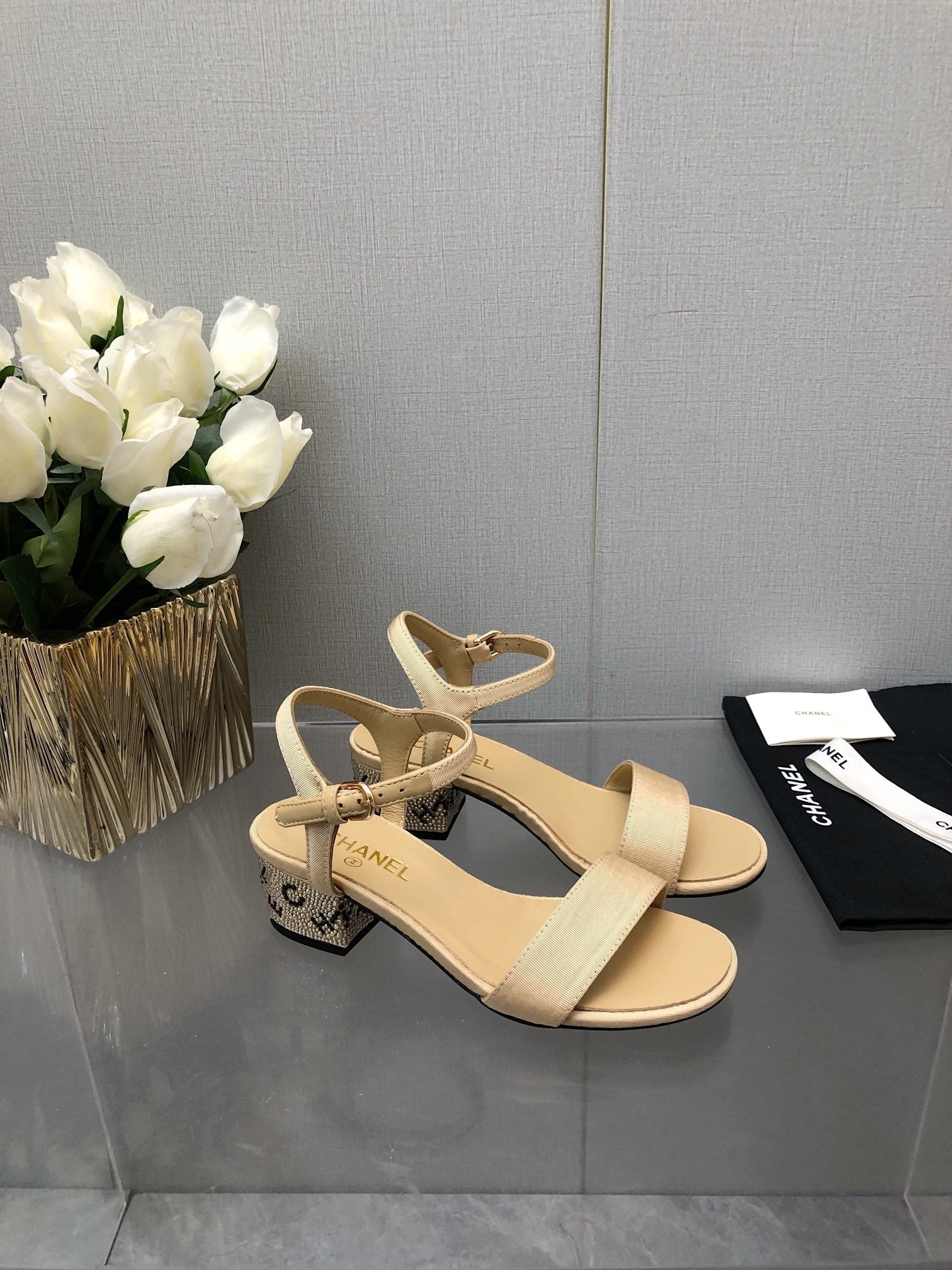 CHANEL BLOCK HEEL WITH CRYSTAL 5 CM SANDAL IN SAND BROWN FABRIC