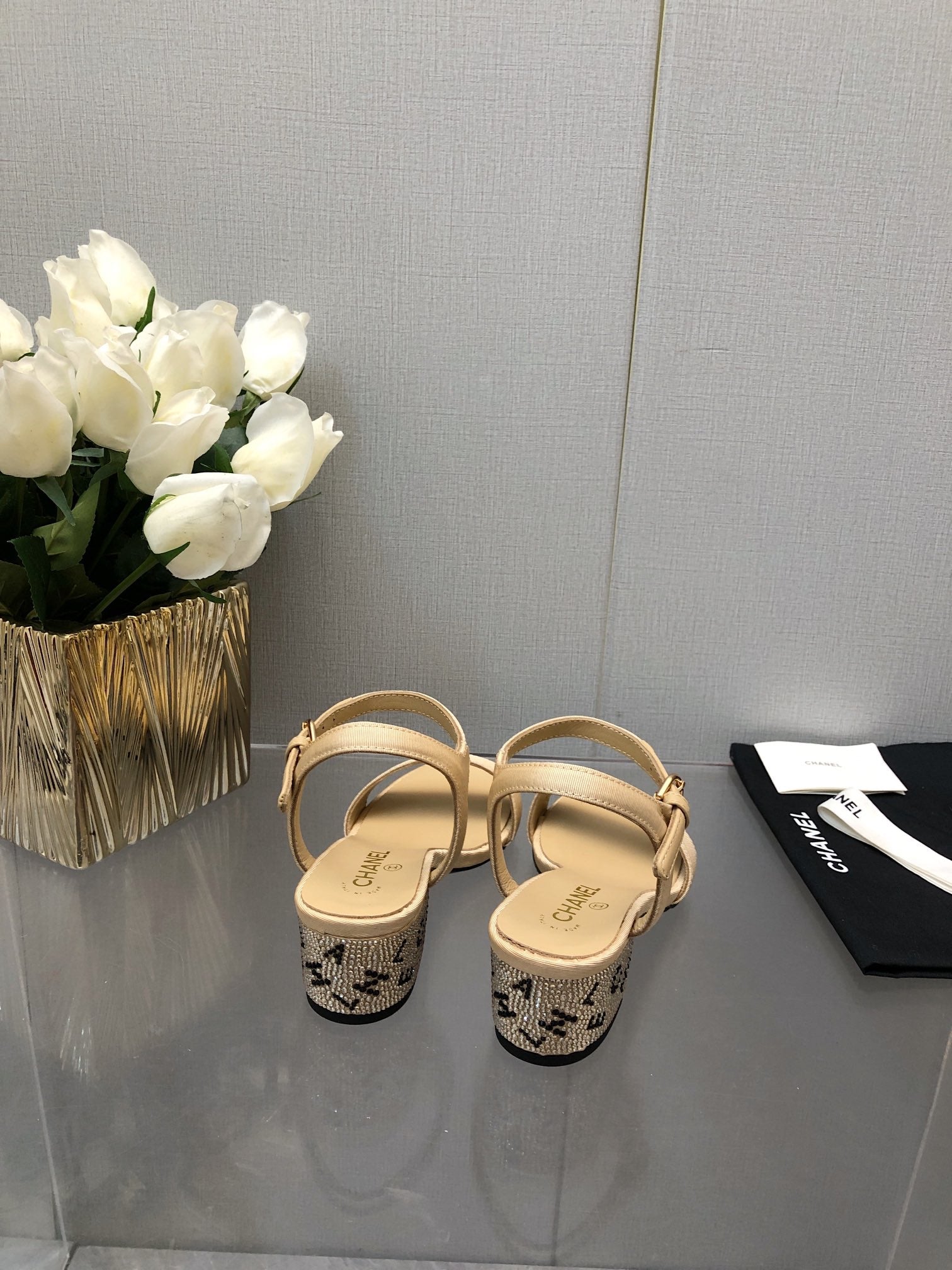 CHANEL BLOCK HEEL WITH CRYSTAL 5 CM SANDAL IN SAND BROWN FABRIC