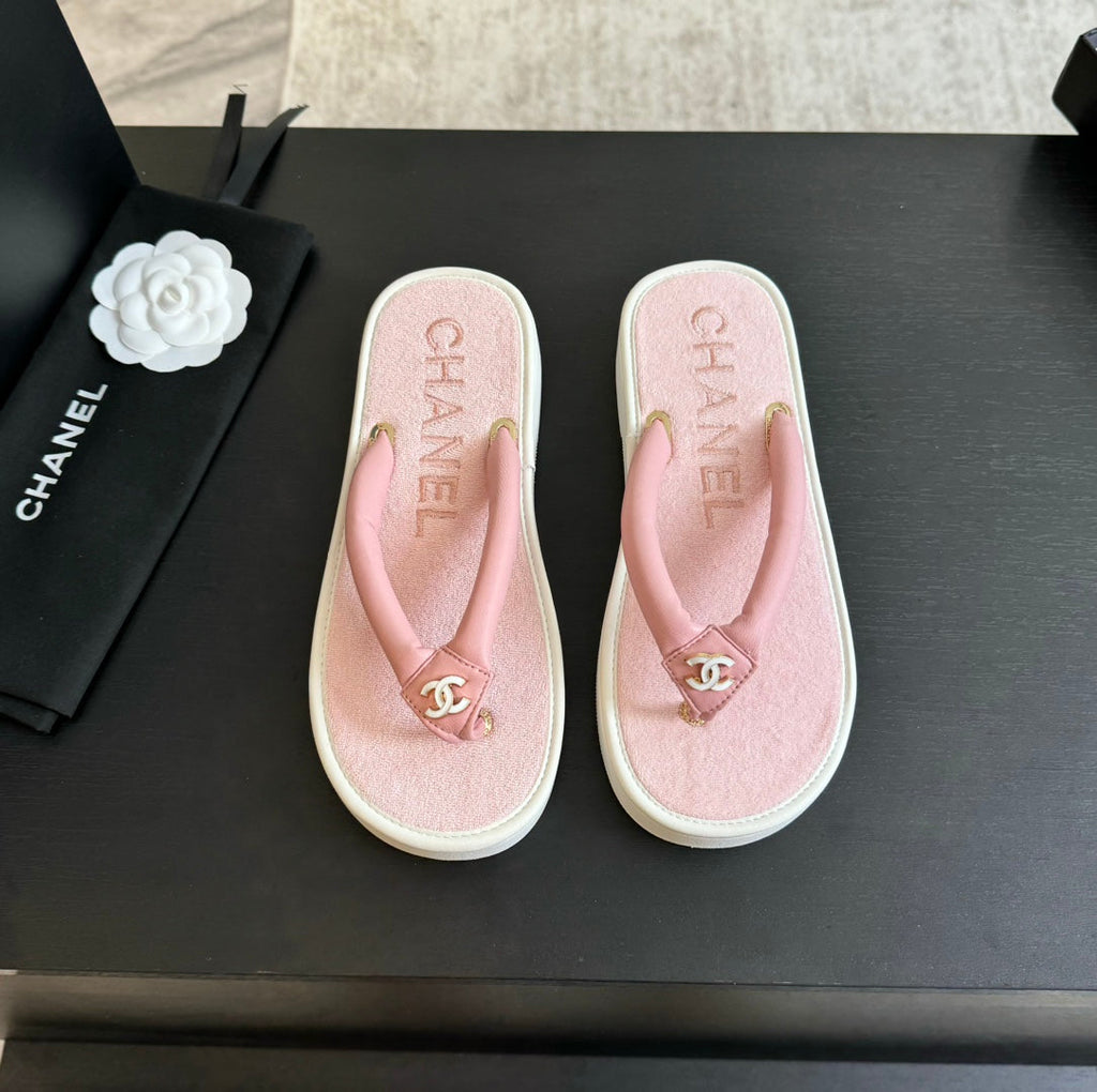 CHANEL Thick-soled Flip-Flops Lambskin Light Pink