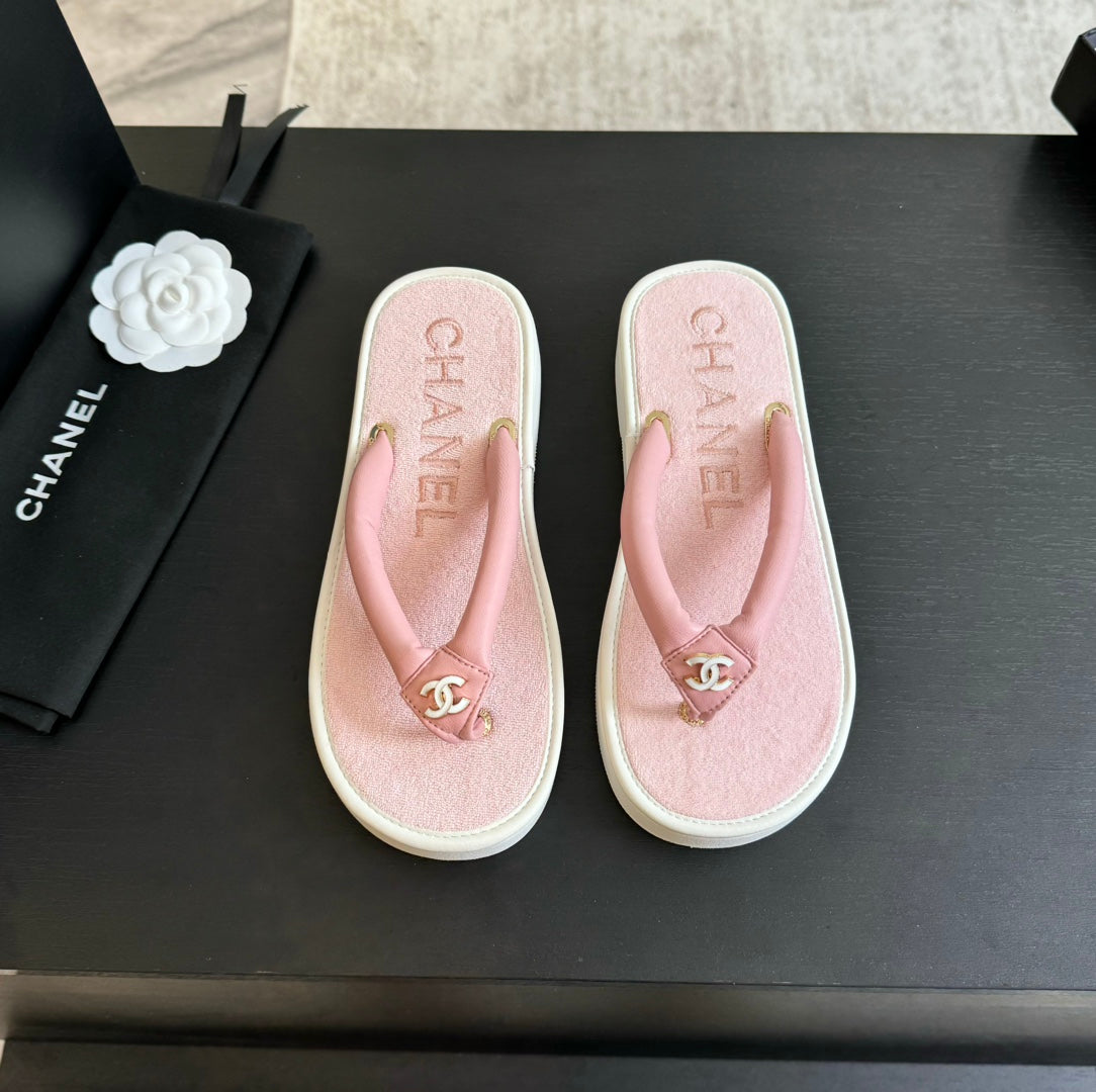 CHANEL Thick-soled Flip-Flops Lambskin Light Pink