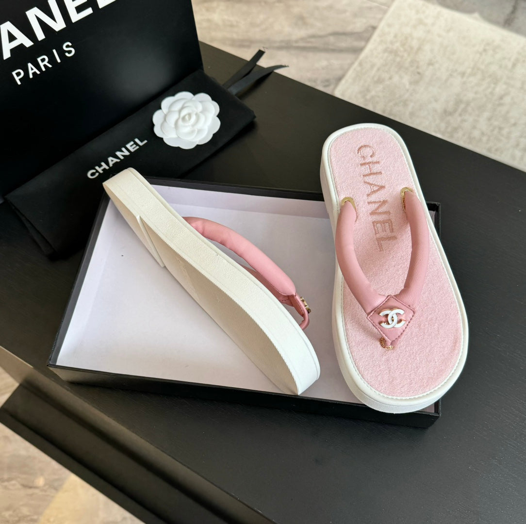 CHANEL Thick-soled Flip-Flops Lambskin Light Pink