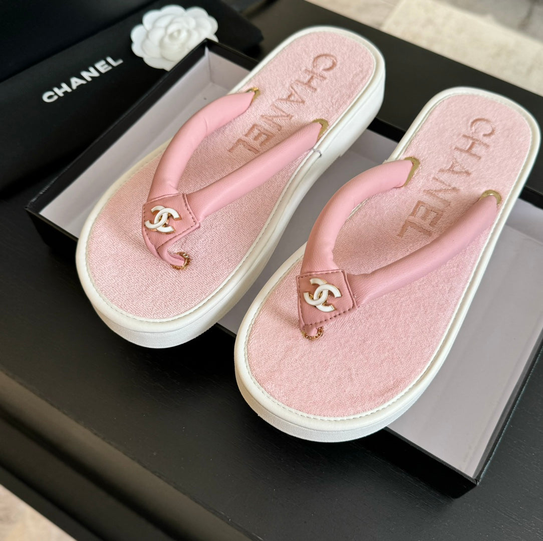CHANEL Thick-soled Flip-Flops Lambskin Light Pink