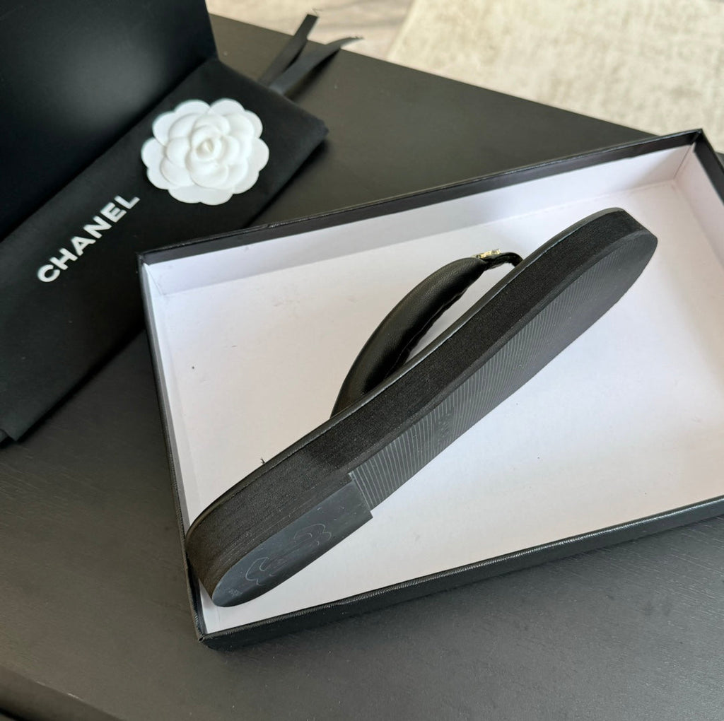 CHANEL Thick-soled Flip-Flops Lambskin Black