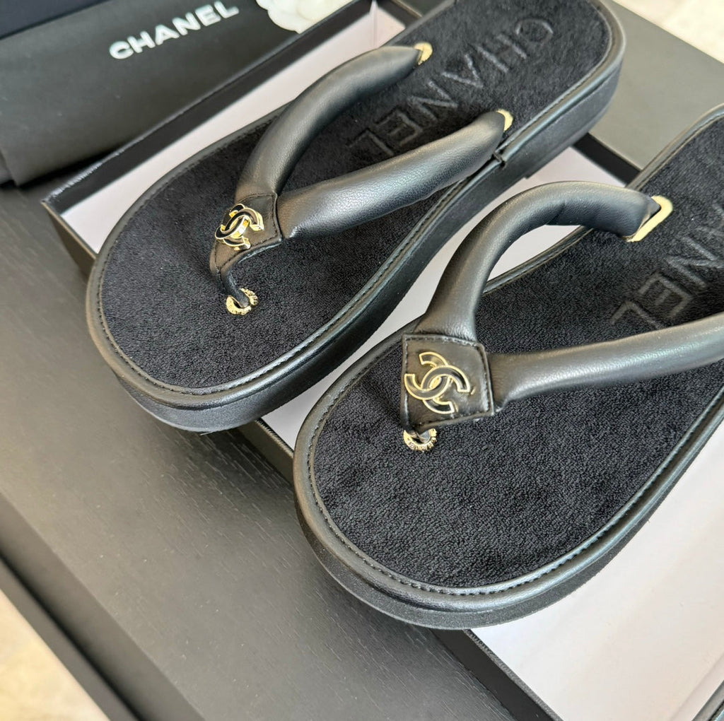 CHANEL Thick-soled Flip-Flops Lambskin Black