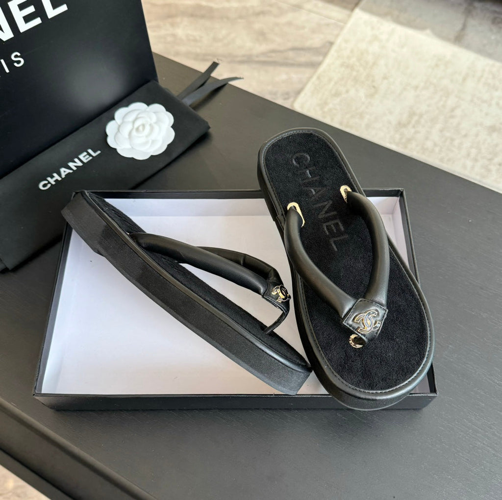 CHANEL Thick-soled Flip-Flops Lambskin Black