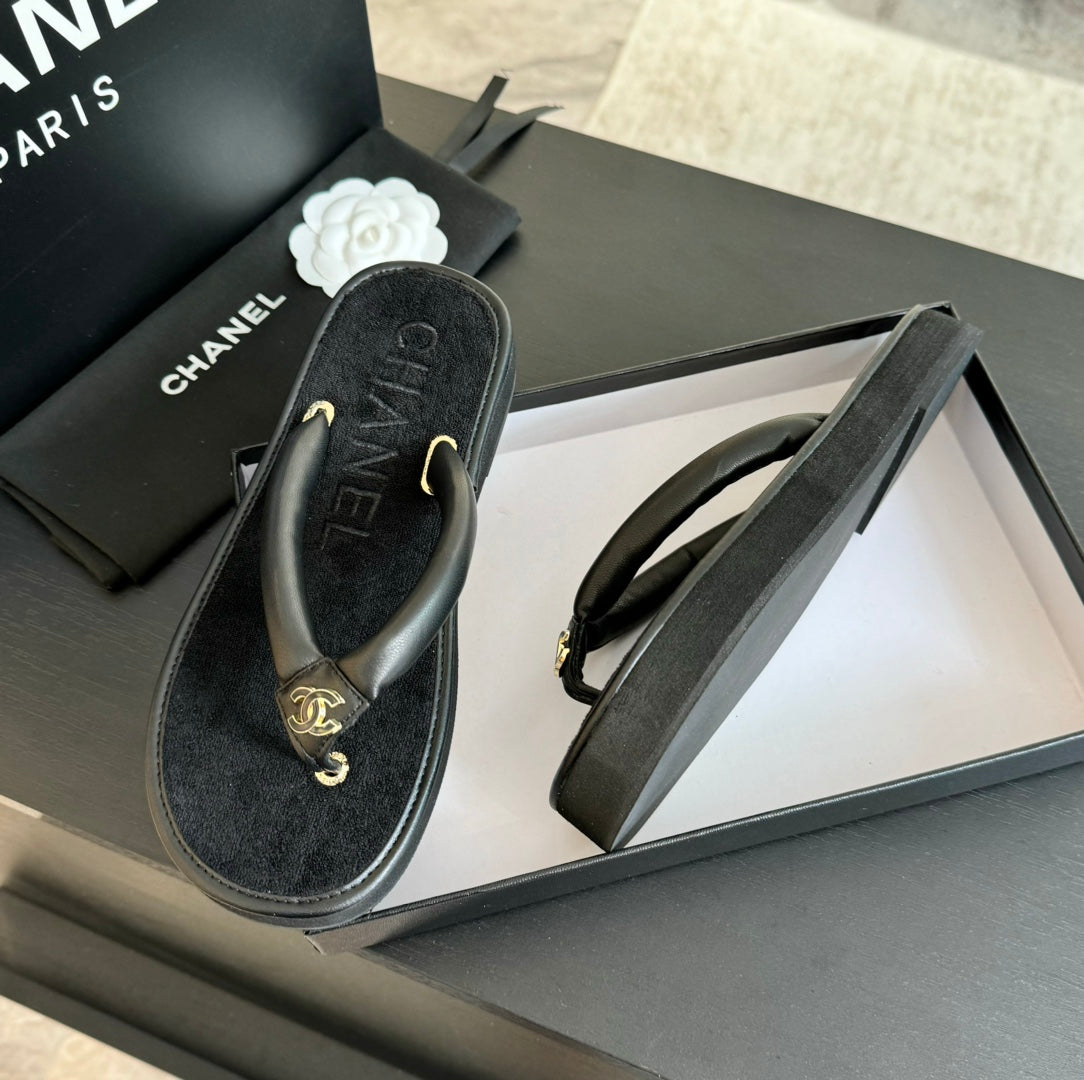 CHANEL Thick-soled Flip-Flops Lambskin Black