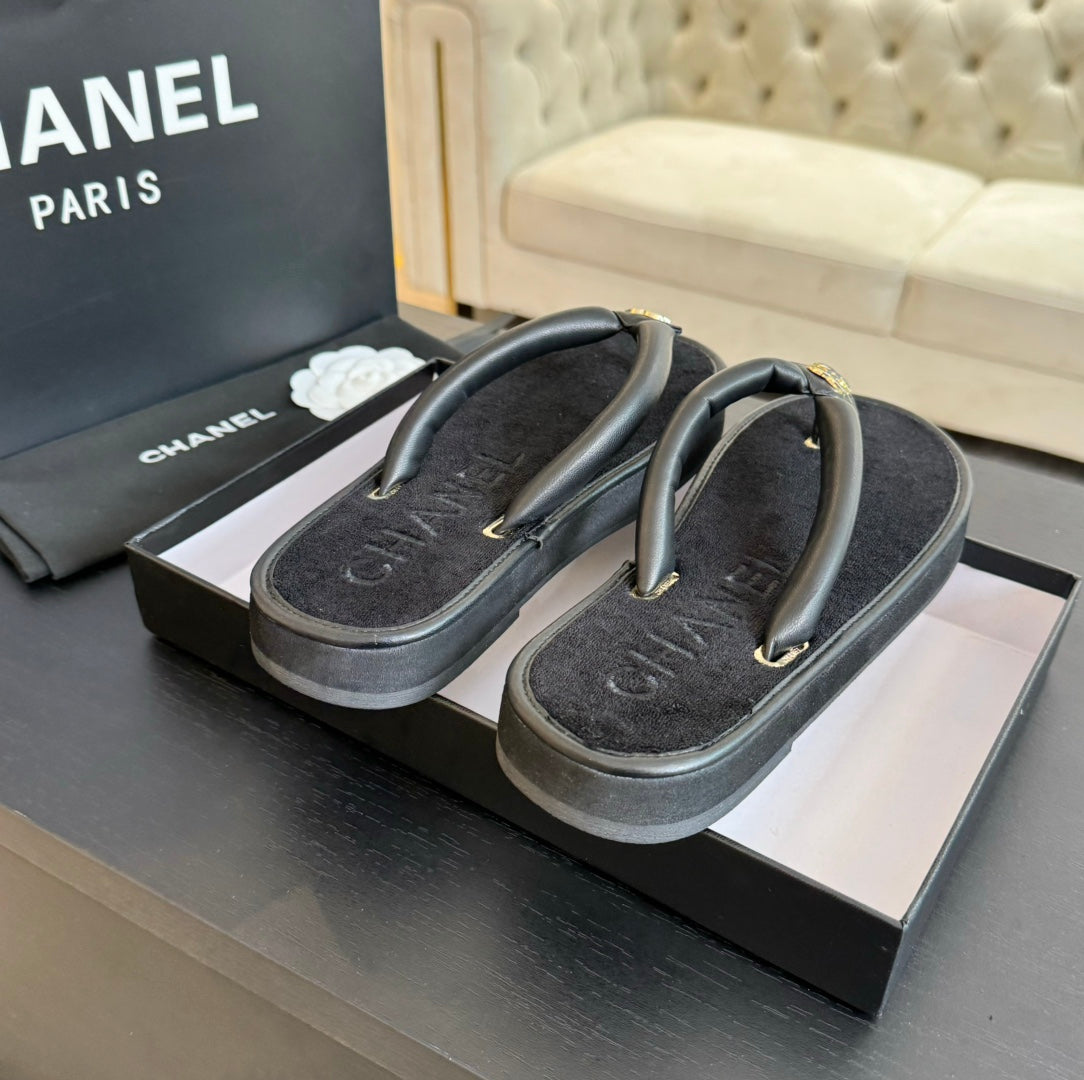 CHANEL Thick-soled Flip-Flops Lambskin Black