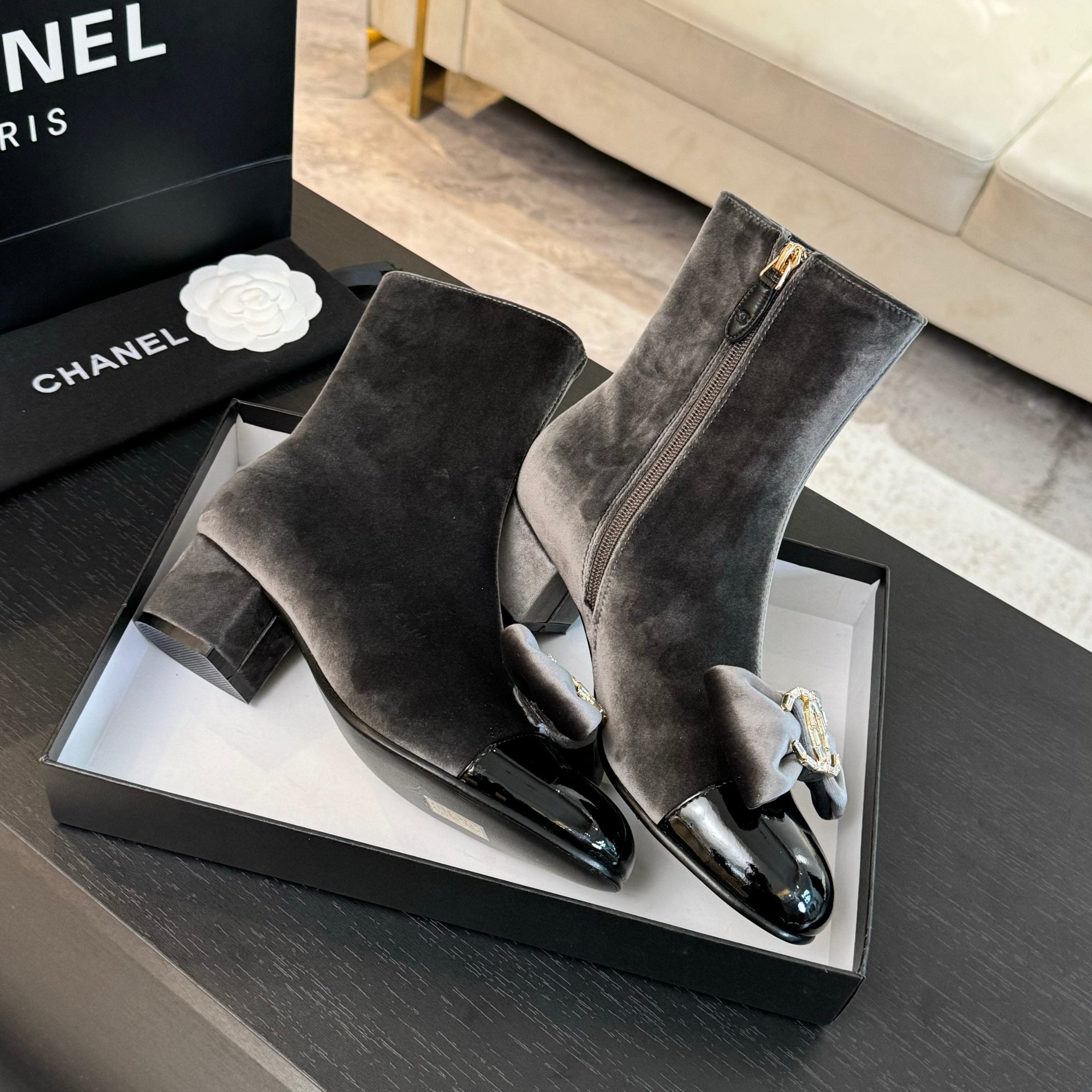 CHANEL SHORT BOOTS IN DOLPHIN GRAY VELVET AND BLACK LAMBSKIN