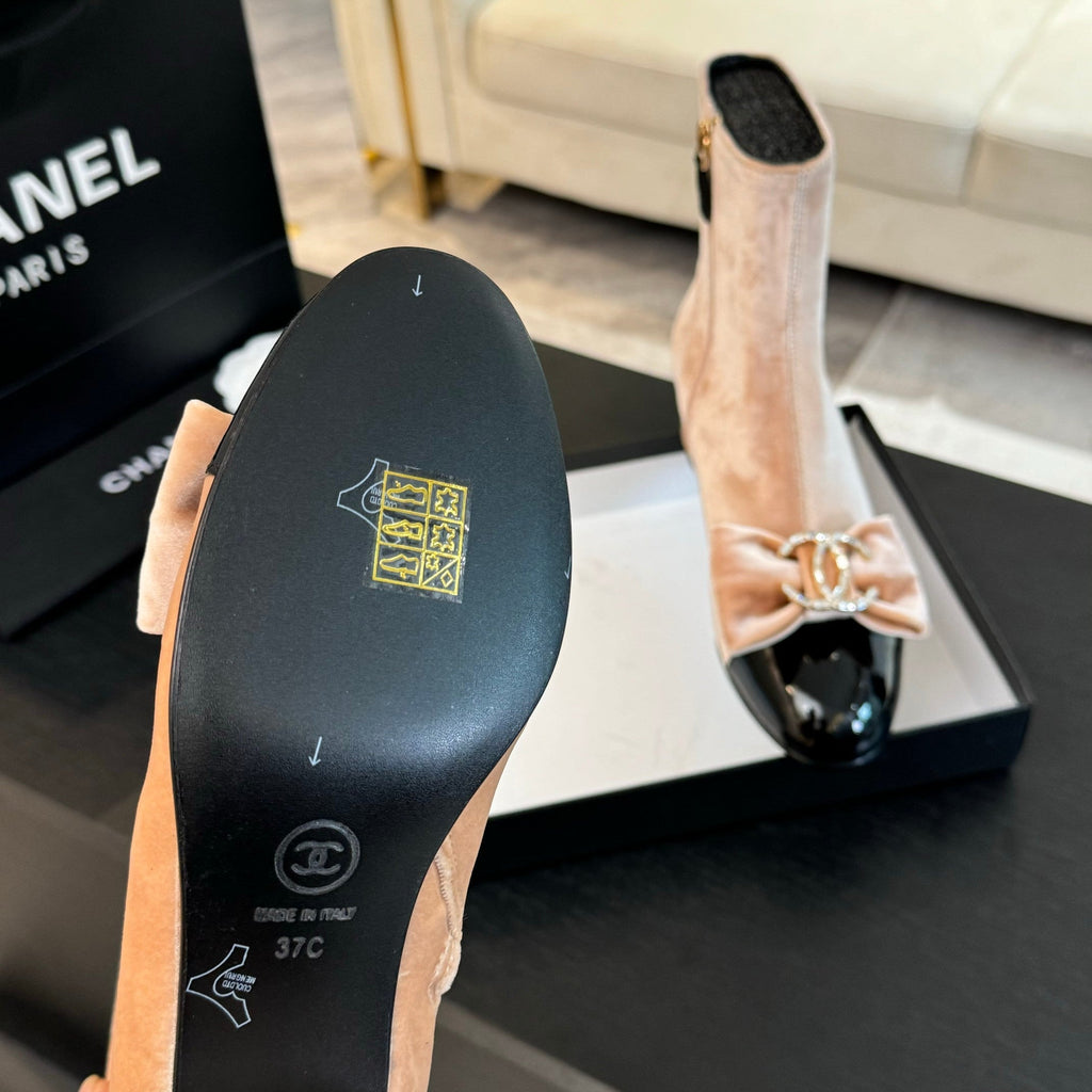 CHANEL SHORT BOOTS IN PEACH PINK VELVET AND BLACK LAMBSKIN