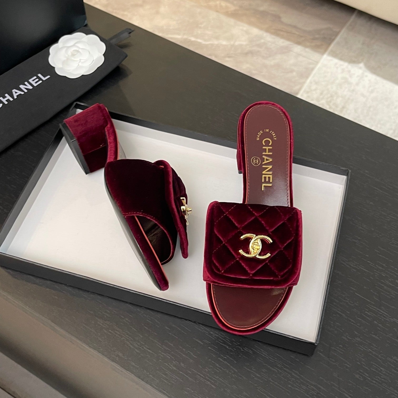 CHANEL MID-HEEL 5 CM MULE IN BURGUNDY RED VELVET