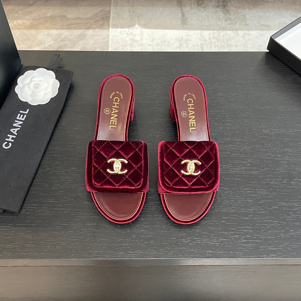 CHANEL MID-HEEL 5 CM MULE IN BURGUNDY RED VELVET