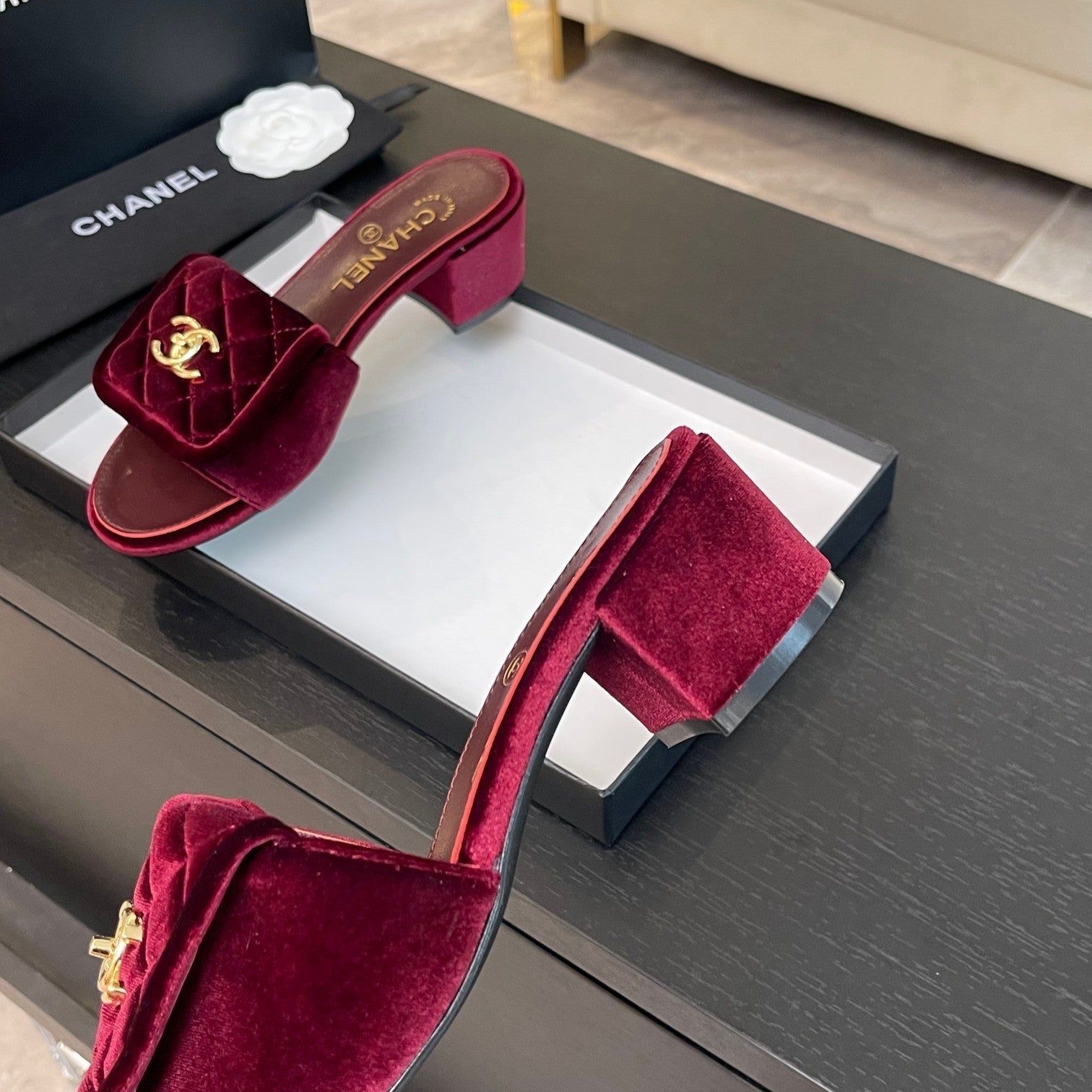 CHANEL MID-HEEL 5 CM MULE IN BURGUNDY RED VELVET