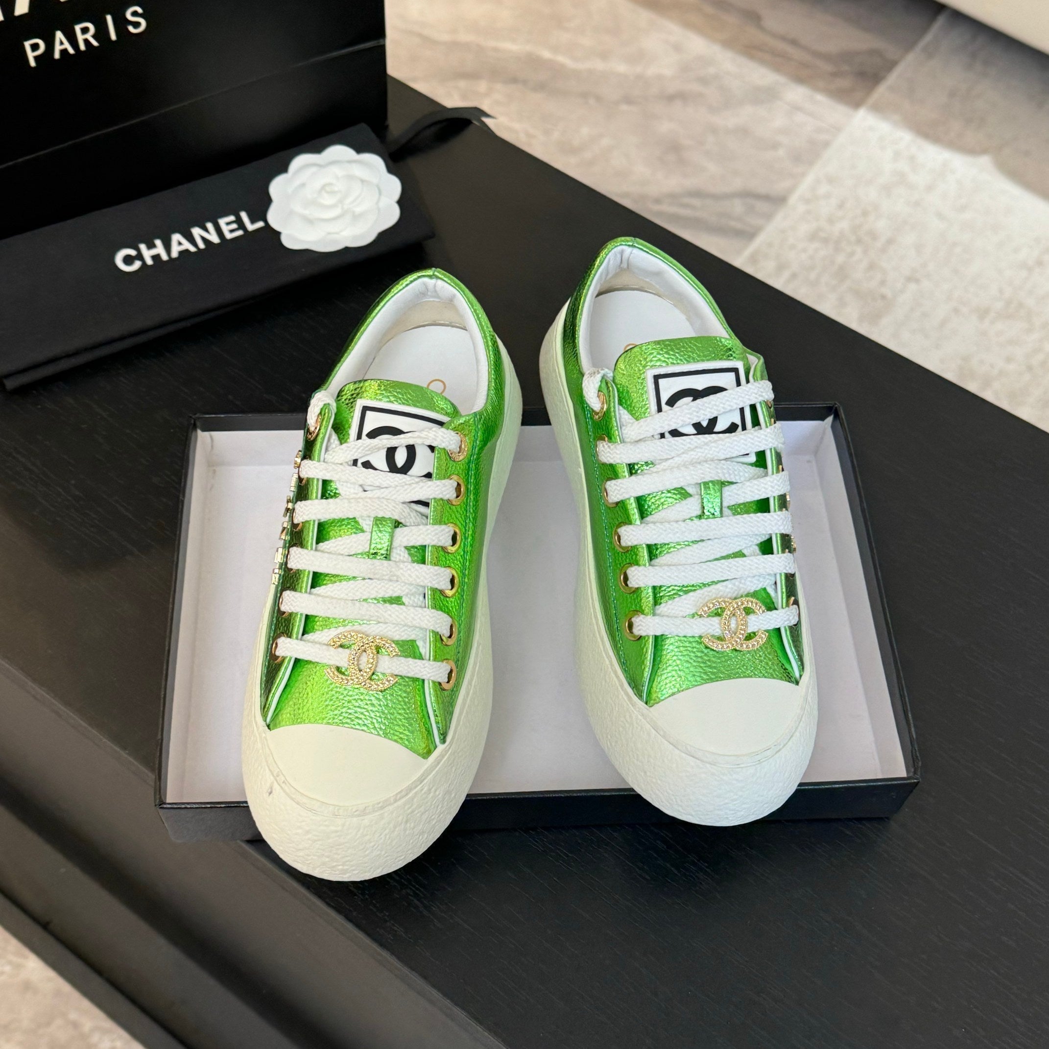 CHANEL BIG-HEAD COOKIE SHOES IN EMERALD GREEN LAMBSKIN