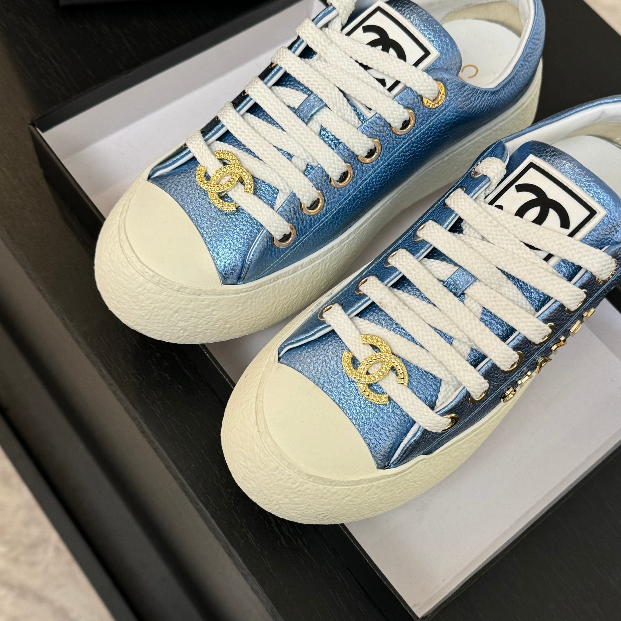 CHANEL BIG-HEAD COOKIE SHOES IN TEAL BLUE MIX WHITE LAMBSKIN