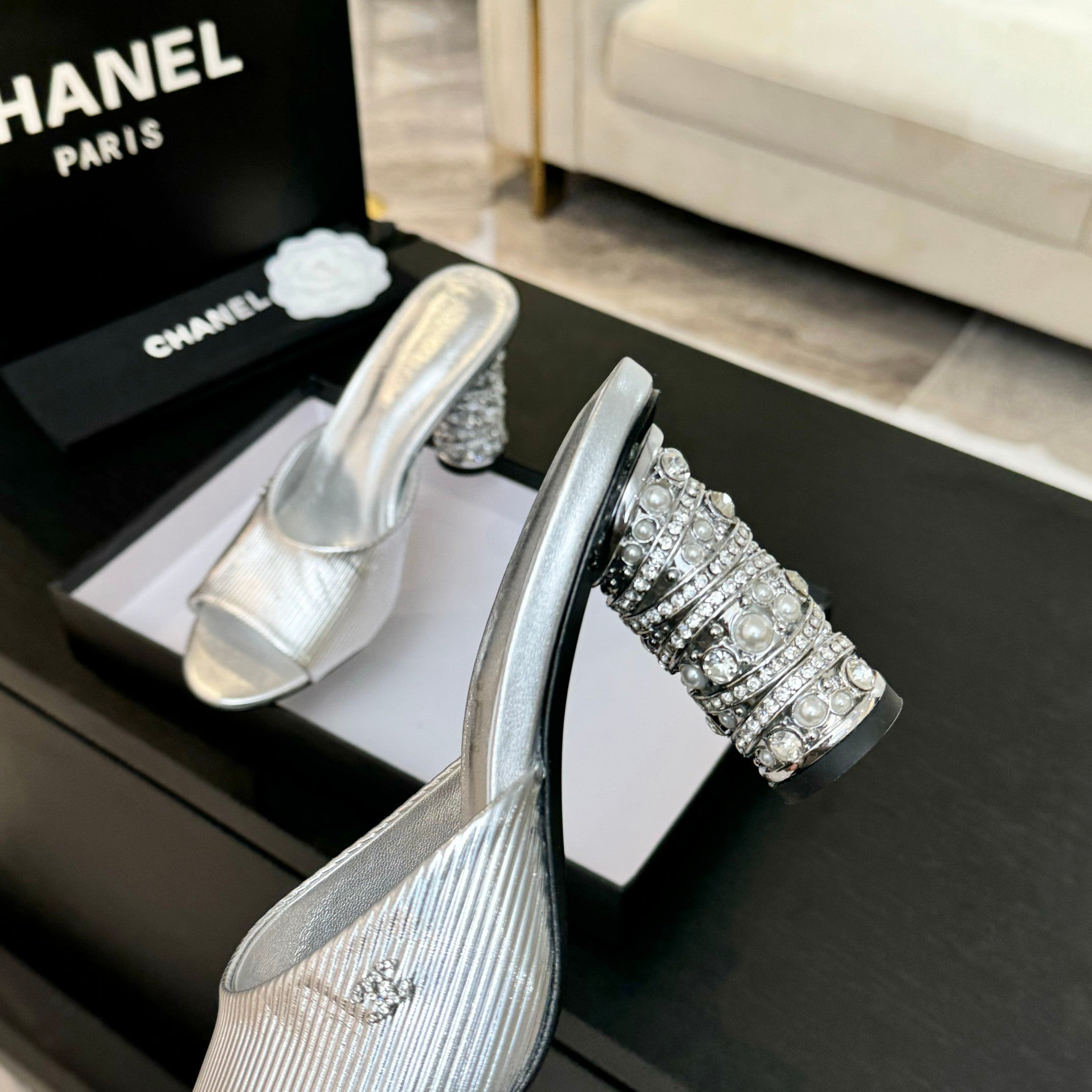 CHANEL T-STRAP PEARL HEEL 85 MM SANDALS IN SILVER LAMBSKIN MULE