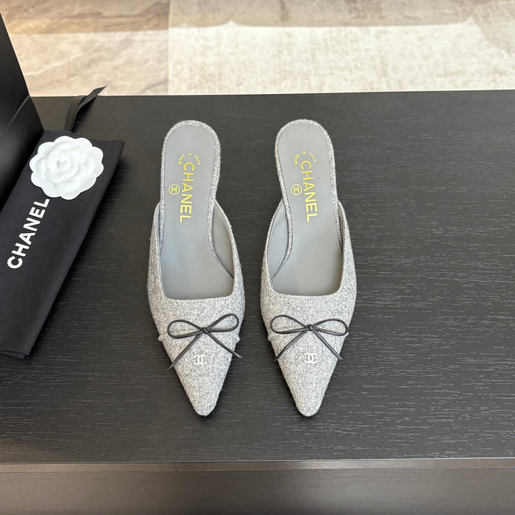CHANEL HIGH HEEL MULE 65 MM IN DOVE GRAY FELT COTH