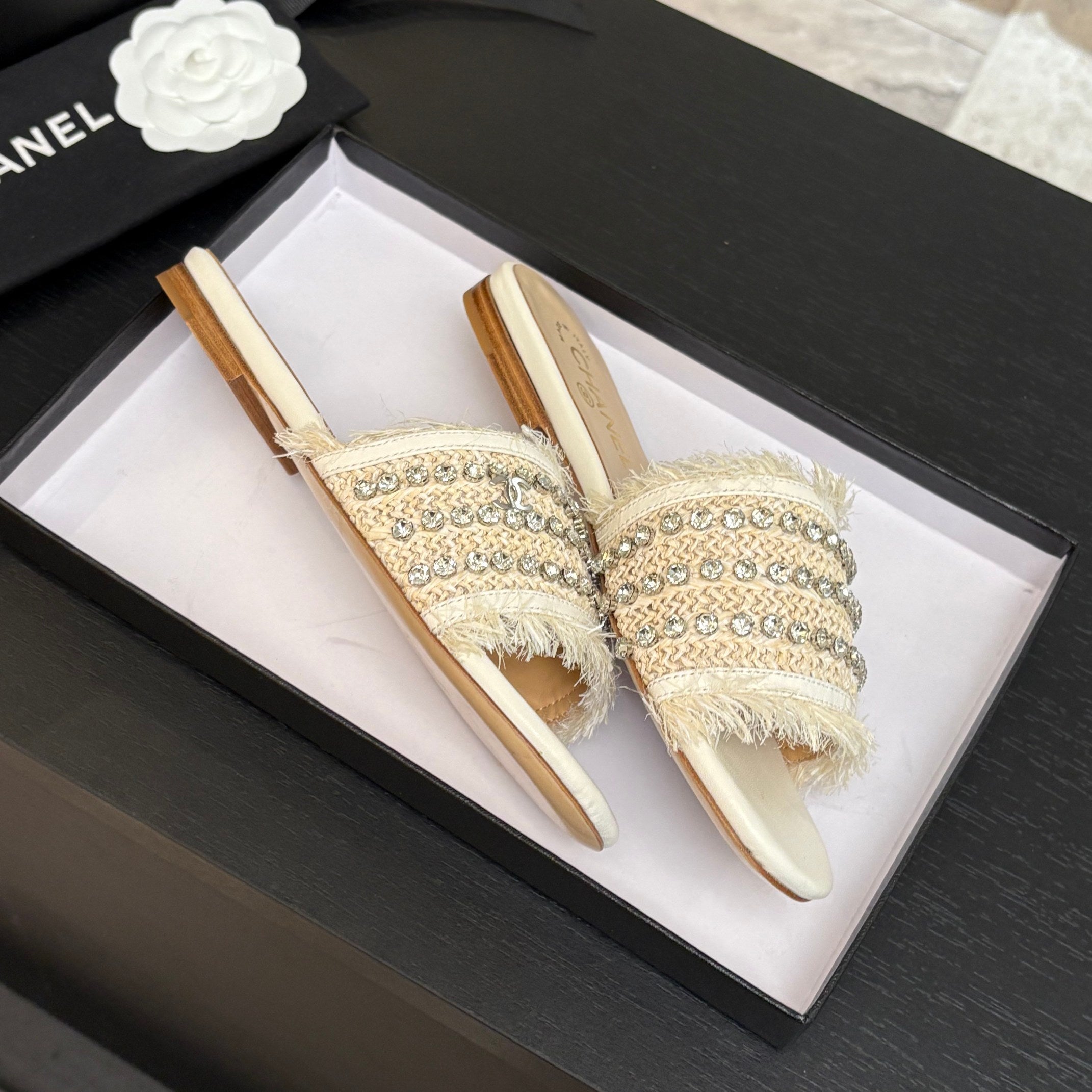 CHANEL FLAT SANDALS BEIGE AND WHITE WITH CRYSTALS