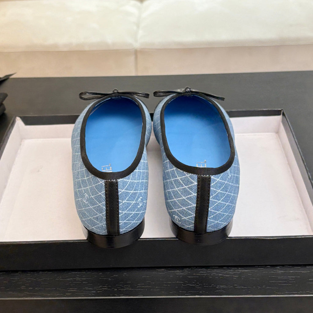 CHANEL BALLET FLATS IN LIGHT BLUE MIX BLACK MONOGRAM DENIM