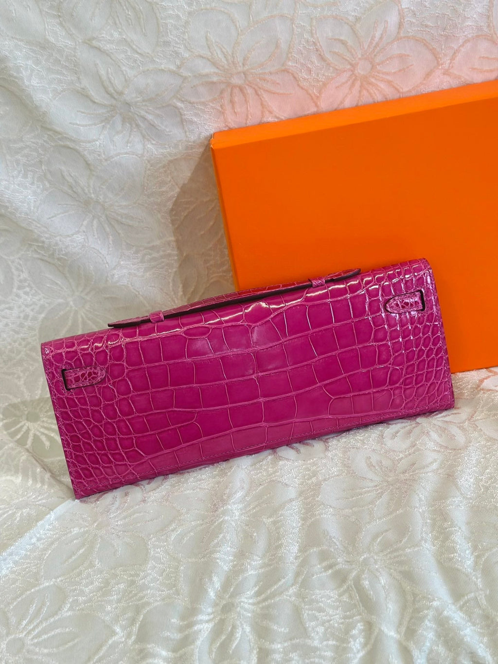 HERMES KELLY CUT 31 IN MAGENTA PURPLE SHINNY ALLIGATOR LEATHER WITH SILVER HARDWARE