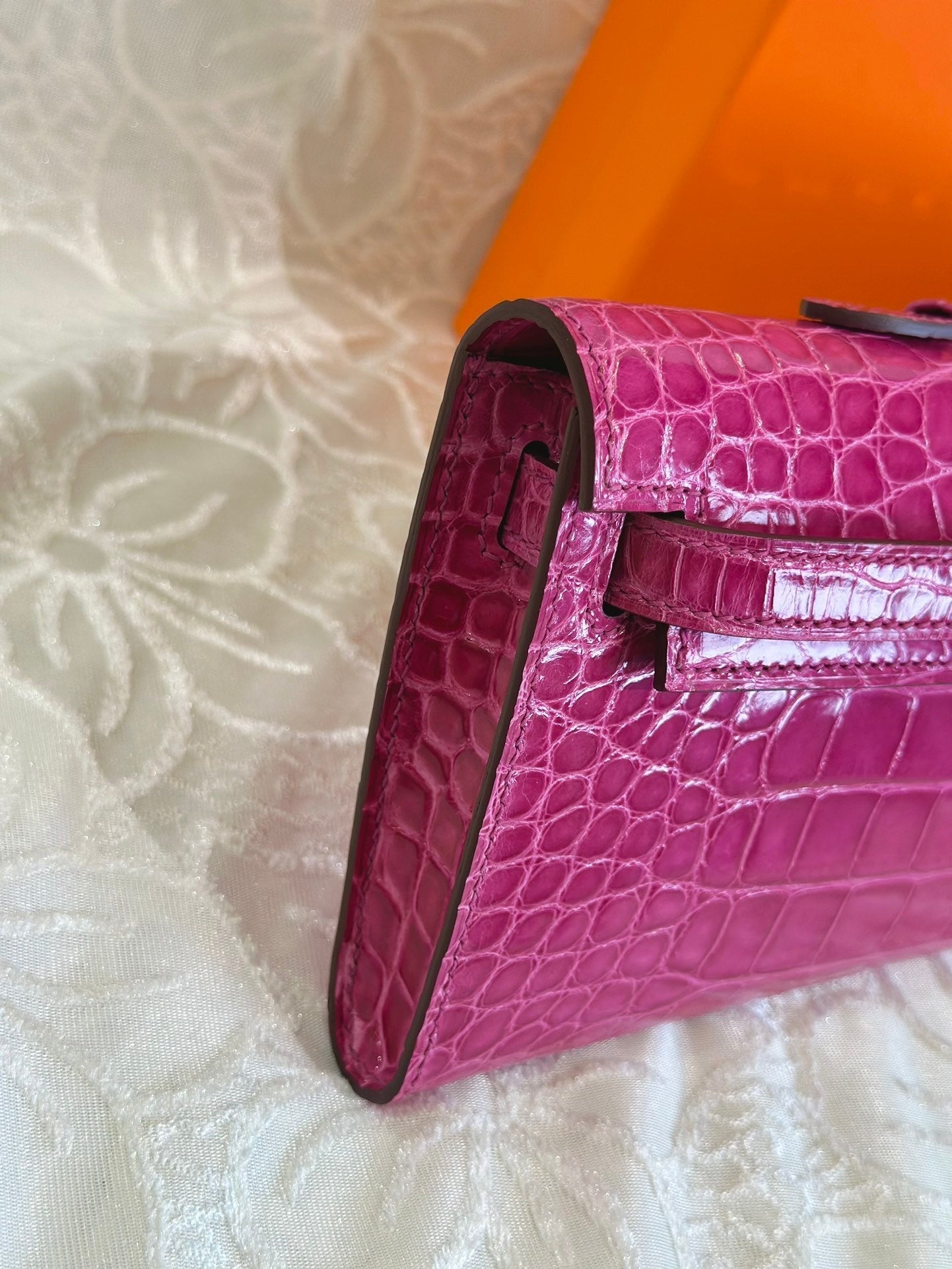 HERMES KELLY CUT 31 IN MAGENTA PURPLE SHINNY ALLIGATOR LEATHER WITH SILVER HARDWARE