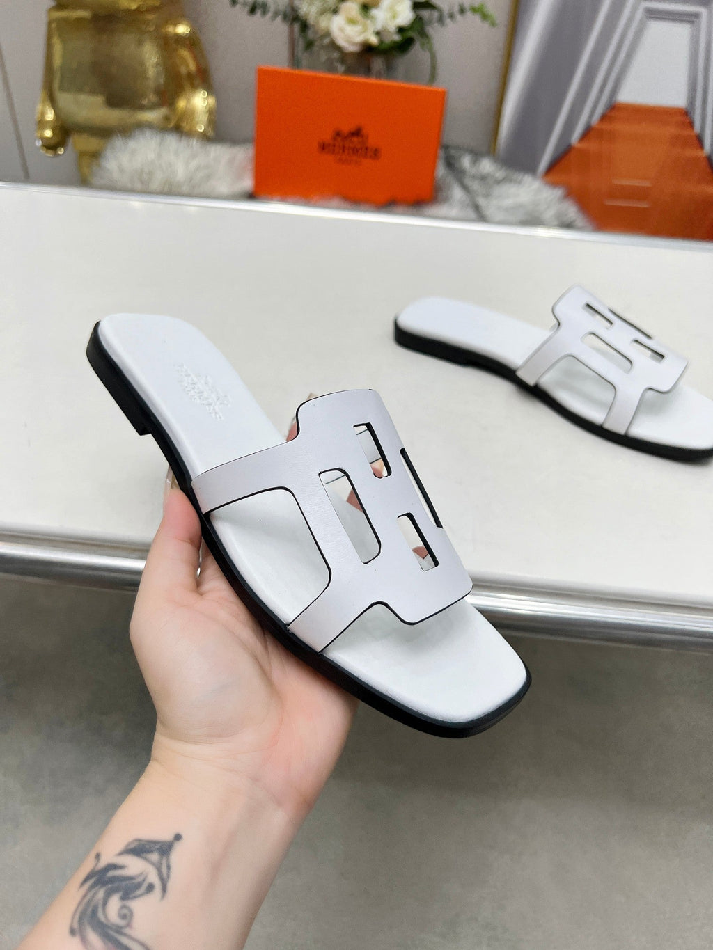 HERMES FLATFORM SANDAL WHITE CALFSKIN
