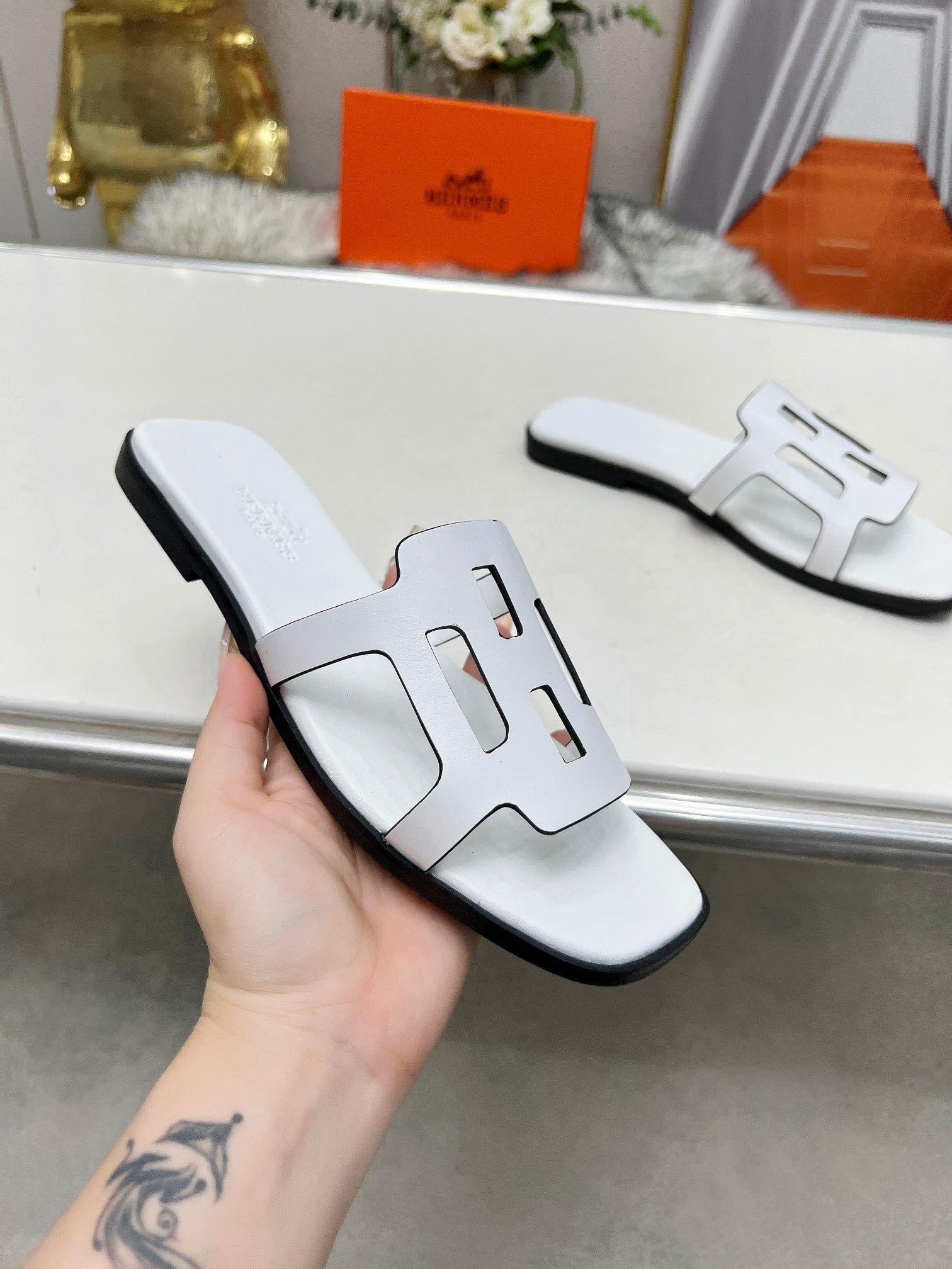 HERMES FLATFORM SANDAL WHITE CALFSKIN