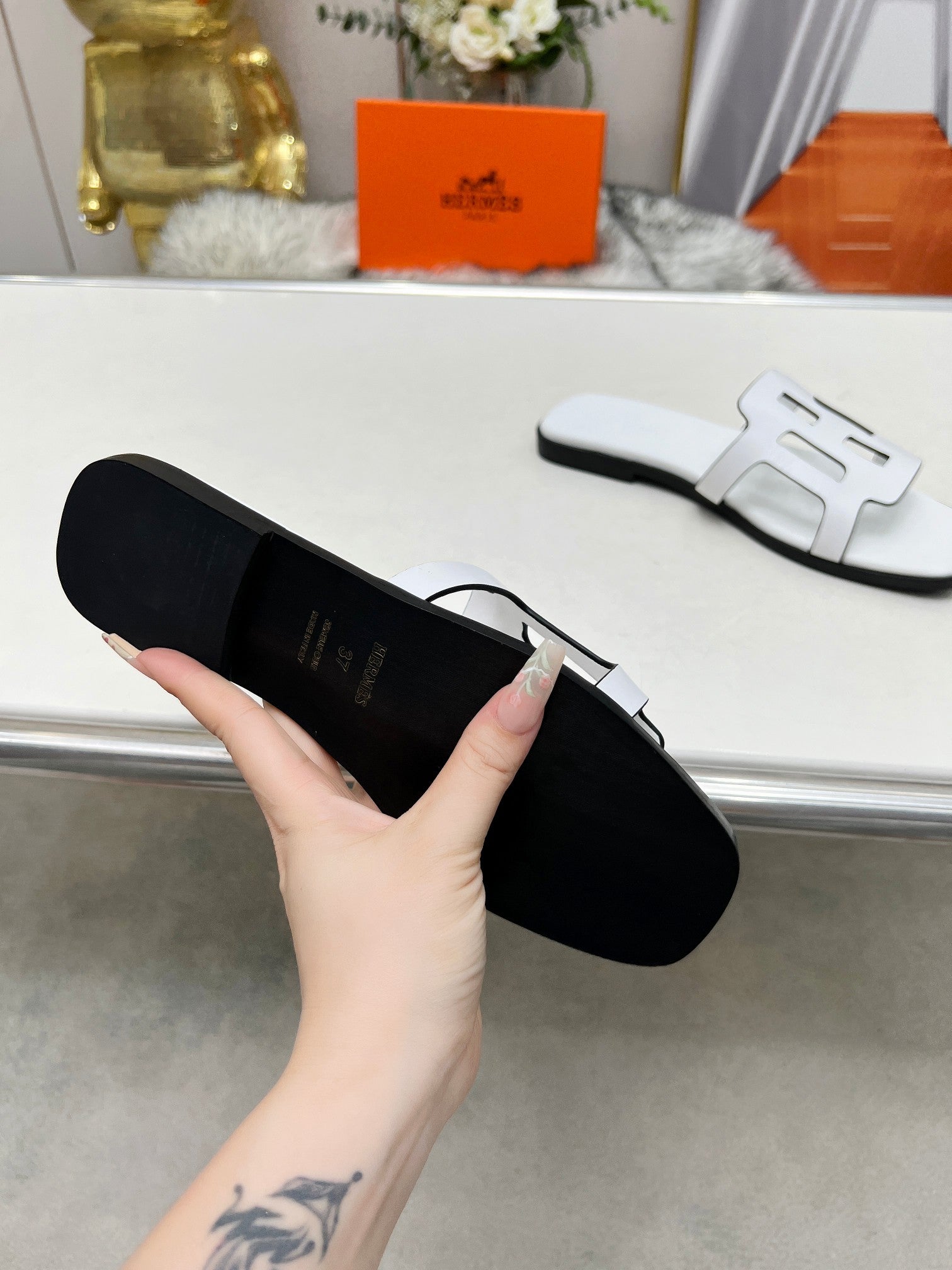 HERMES FLATFORM SANDAL WHITE CALFSKIN