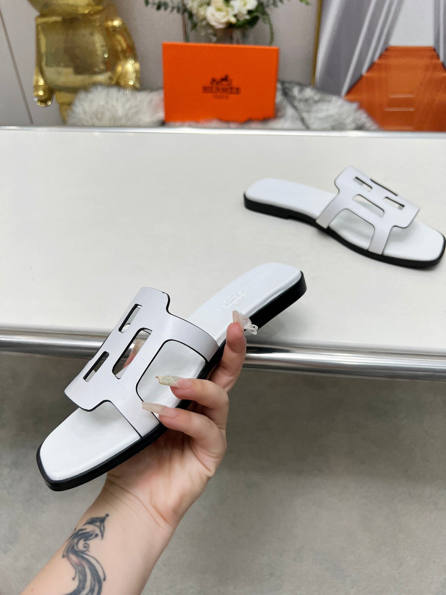HERMES FLATFORM SANDAL WHITE CALFSKIN