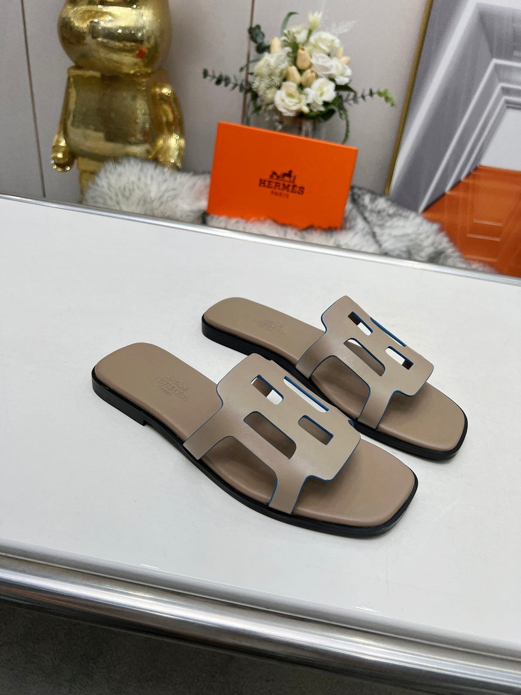 HERMES FLATFORM SANDAL LIGHT GRAY CALFSKIN