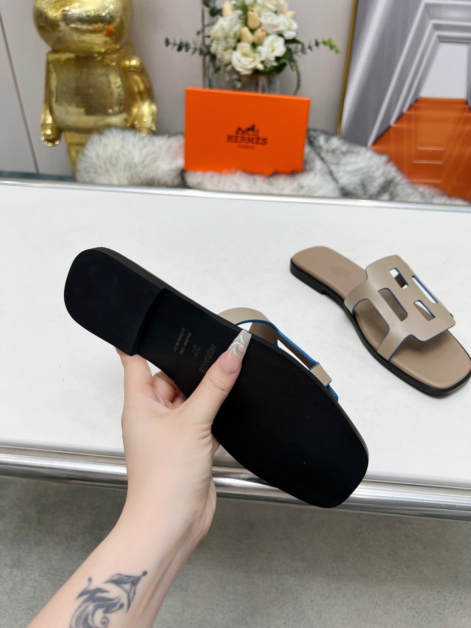 HERMES FLATFORM SANDAL LIGHT GRAY CALFSKIN