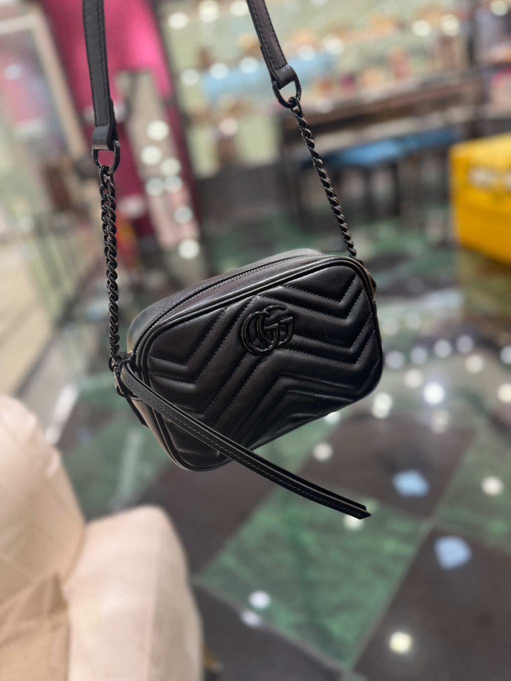 GUCCI MINI 18 MARMONT MATELASSÉ SHOULDER BAG BLACK CALFSKIN
