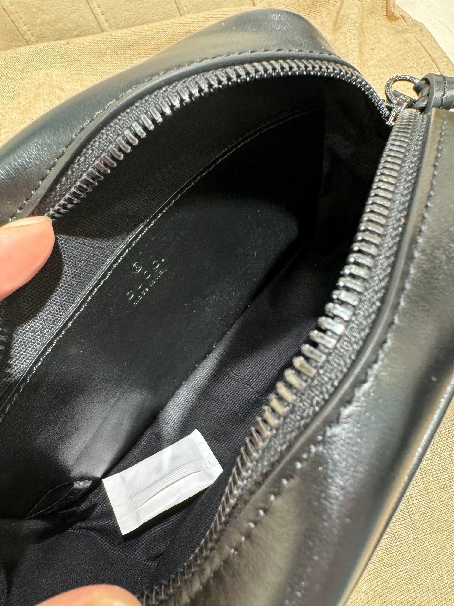 GUCCI MINI 18 MARMONT MATELASSÉ SHOULDER BAG BLACK CALFSKIN