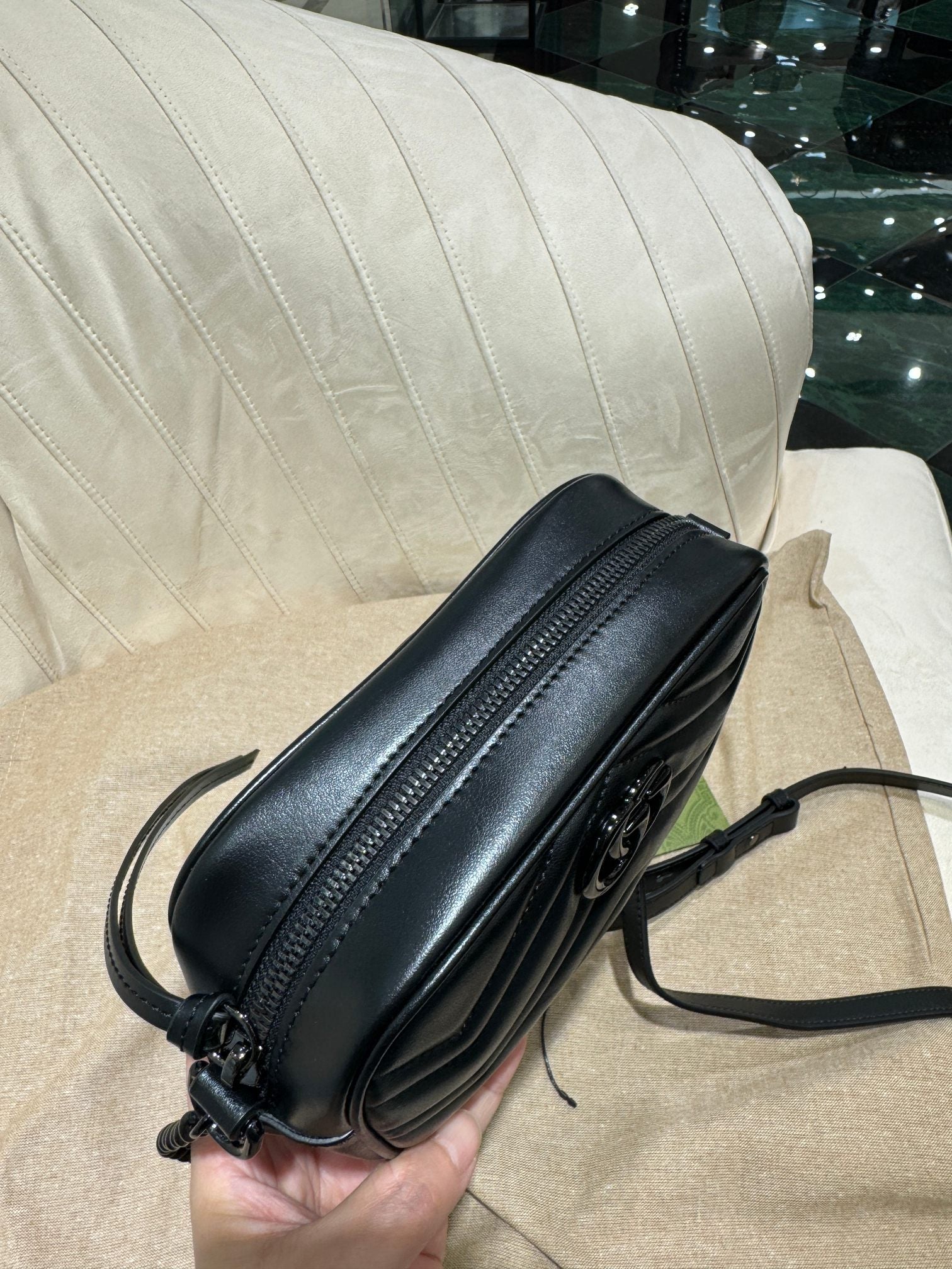 GUCCI MINI 18 MARMONT MATELASSÉ SHOULDER BAG BLACK CALFSKIN