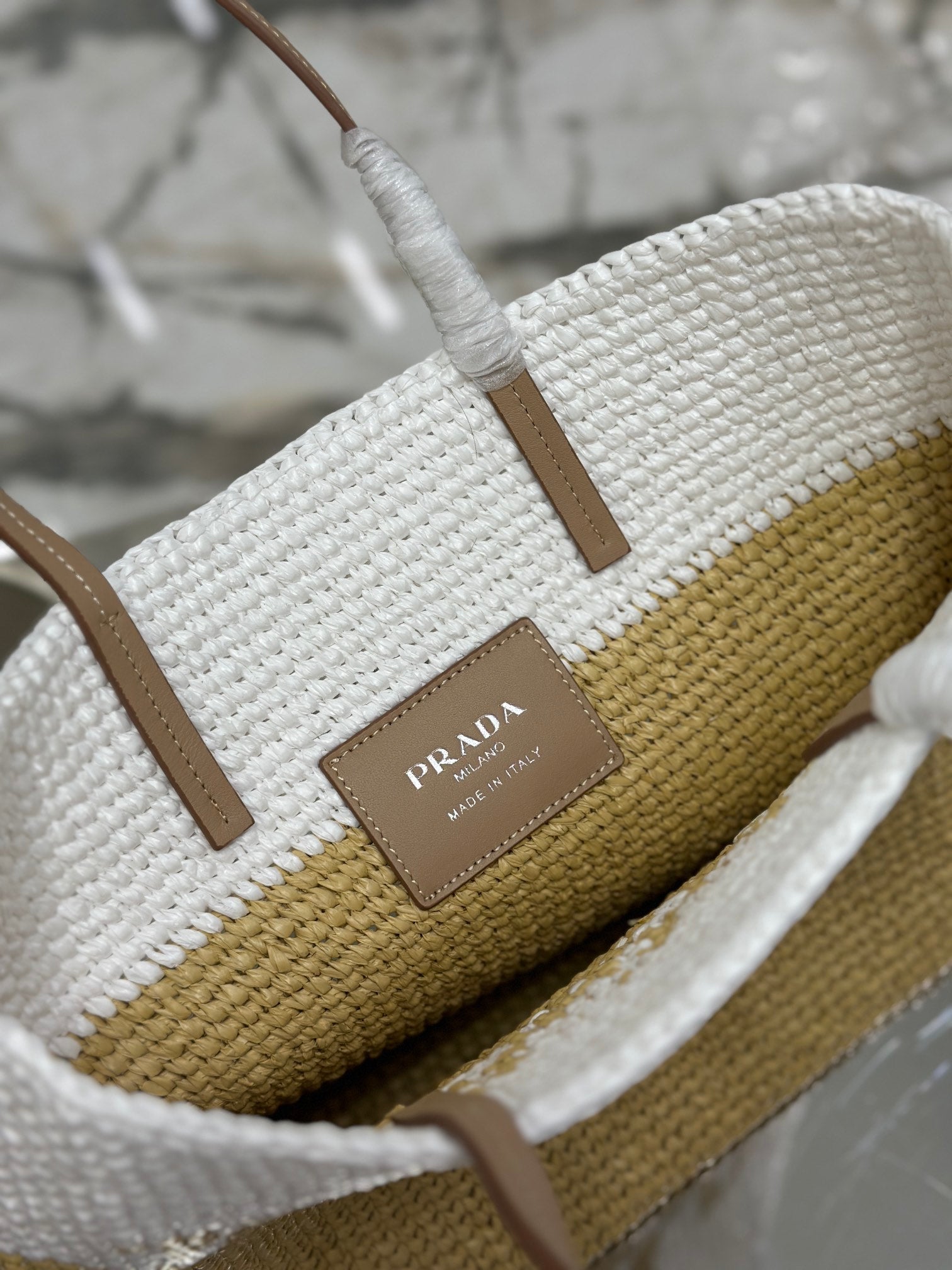 PRADA SMALL TOTE BAG 27 IN WHITE MIX BEIGE RAFFIA AND BROWN CALFSKIN HANDLE