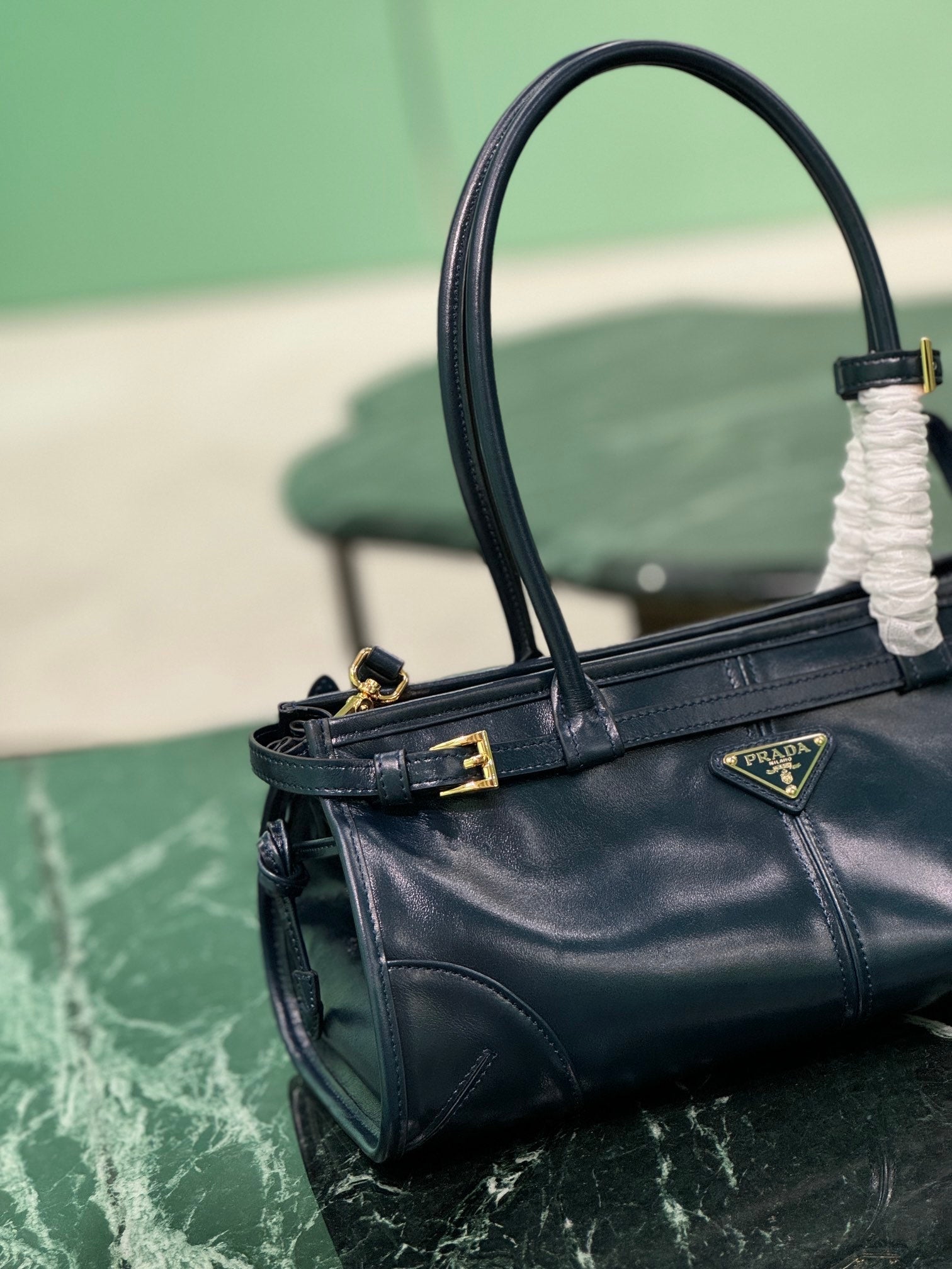 PRADA HANDBAG 32 IN BLACK SOFT SMOOTH LAMBSKIN