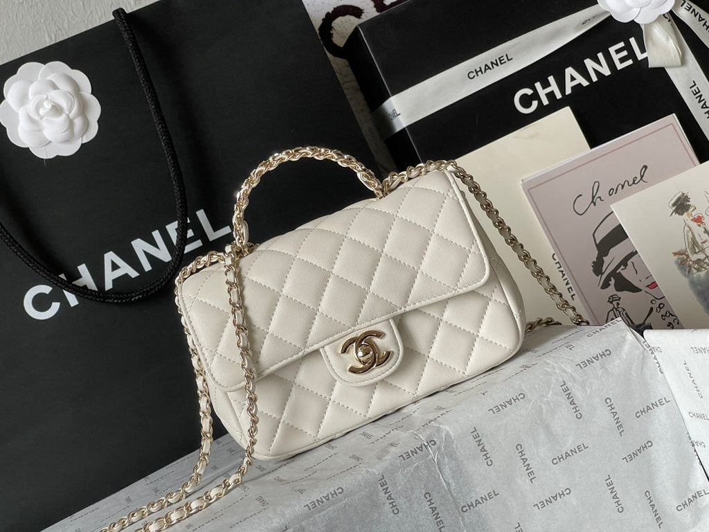 CHANEL MINI 18 FLAP BAG IN WHITE LAMBSKIN