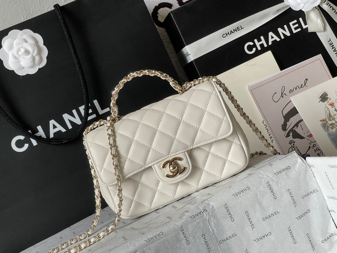 CHANEL MINI 18 FLAP BAG IN WHITE LAMBSKIN