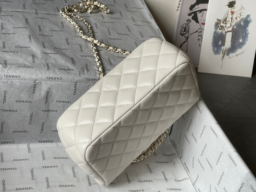 CHANEL MINI 18 FLAP BAG IN WHITE LAMBSKIN