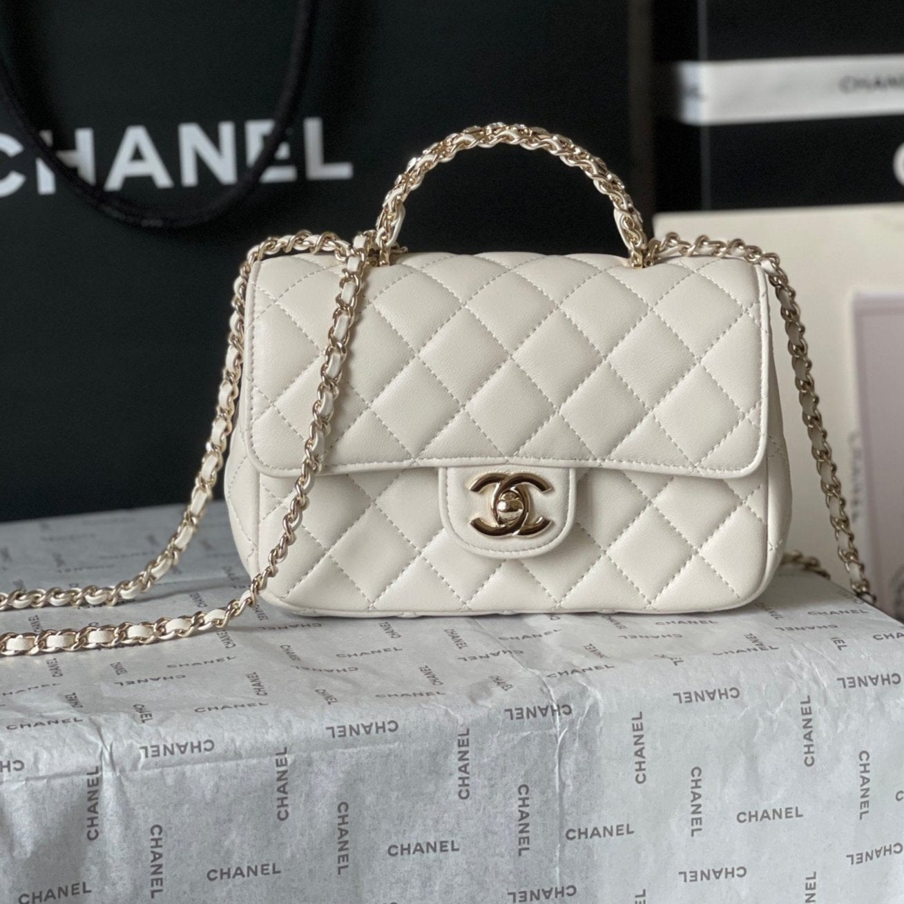 CHANEL MINI 18 FLAP BAG IN WHITE LAMBSKIN