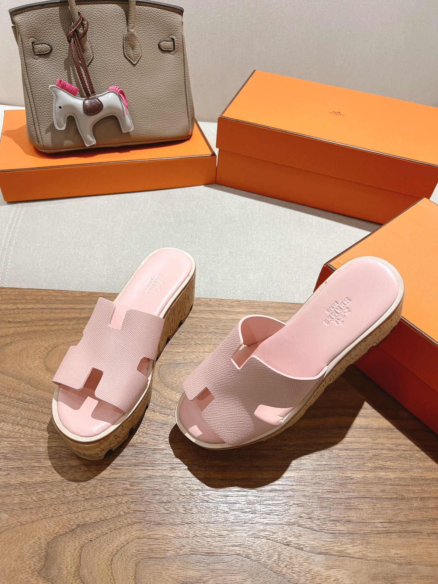 HERMES 25S HIGH WEDGE SANDALS IN PASTEL PINK LAMBSKIN STYLE 29