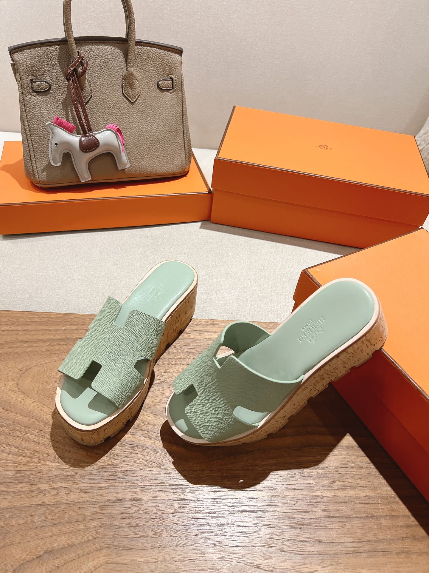 HERMES 25S HIGH WEDGE SANDALS IN SOFT MINT GREEN LAMBSKIN STYLE 28