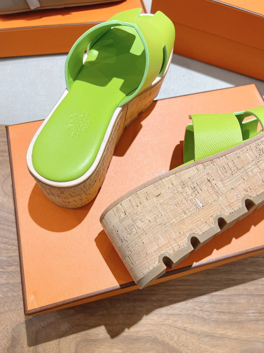 HERMES 25S HIGH WEDGE SANDALS IN SPRING GREEN LAMBSKIN STYLE 22