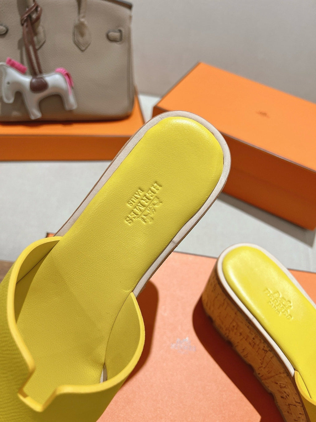 HERMES 25S HIGH WEDGE SANDALS IN YELLOW LAMBSKIN STYLE 26