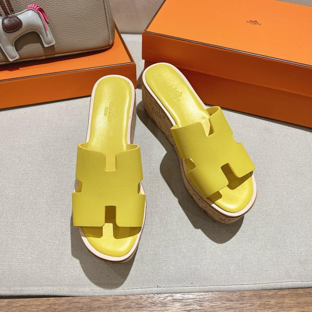 HERMES 25S HIGH WEDGE SANDALS IN YELLOW LAMBSKIN STYLE 26