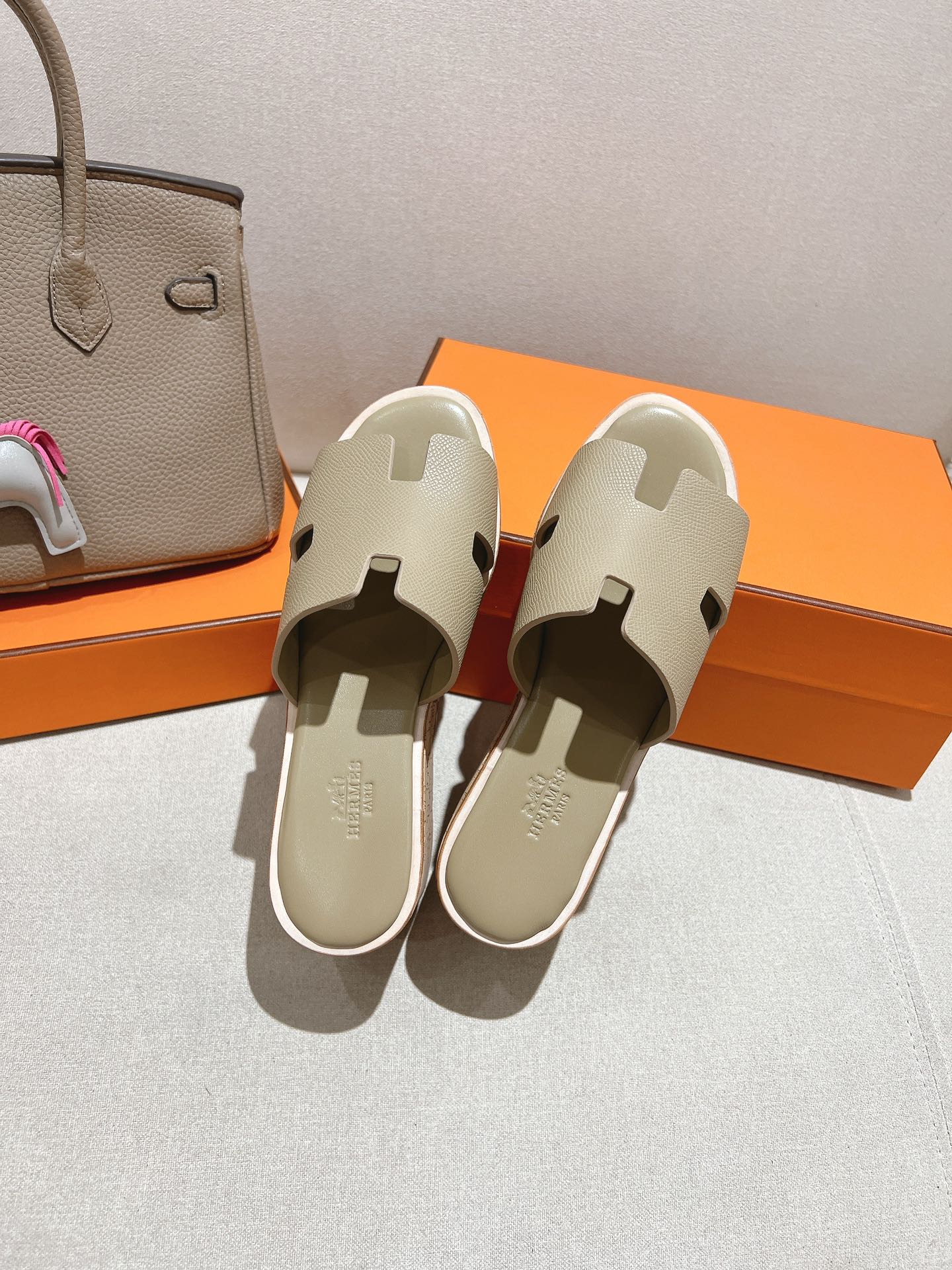 HERMES 25S HIGH WEDGE SANDALS IN WARM BEIGE LAMBSKIN STYLE 17