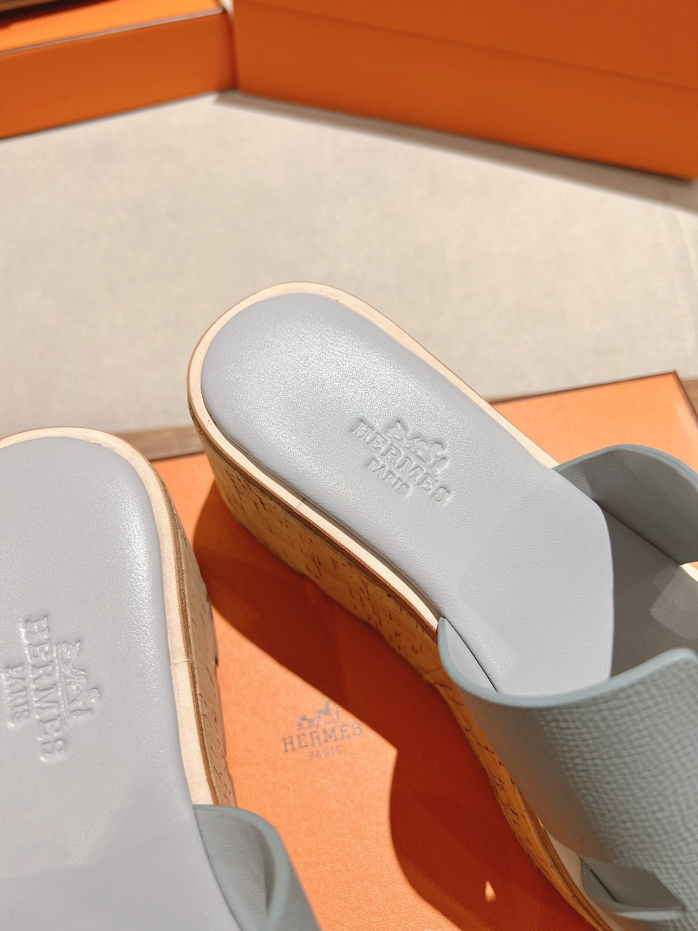 HERMES 25S HIGH WEDGE SANDALS IN LIGHT GREY LAMBSKIN STYLE 13