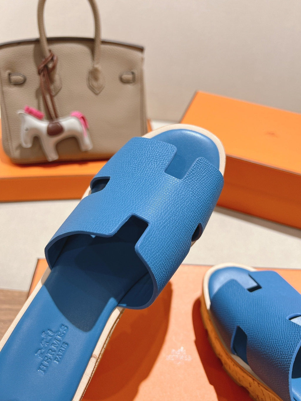 HERMES 25S HIGH WEDGE SANDALS IN BLUE LAMBSKIN STYLE 14