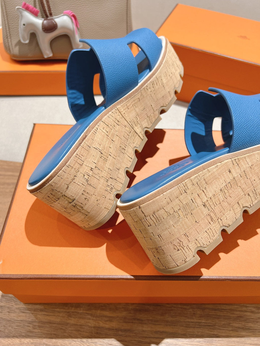 HERMES 25S HIGH WEDGE SANDALS IN BLUE LAMBSKIN STYLE 14